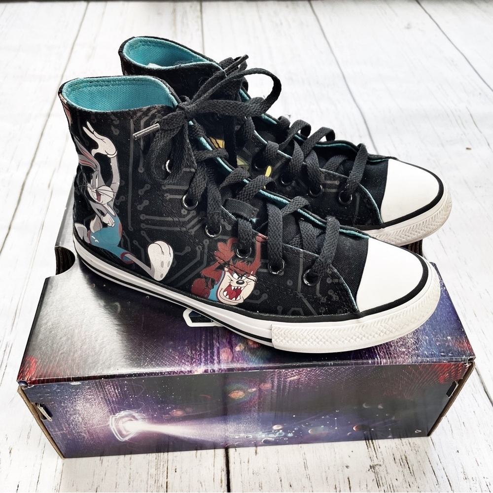 Converse Space jam a New Legacy Looney Toons youth multicolor sneakers size 3